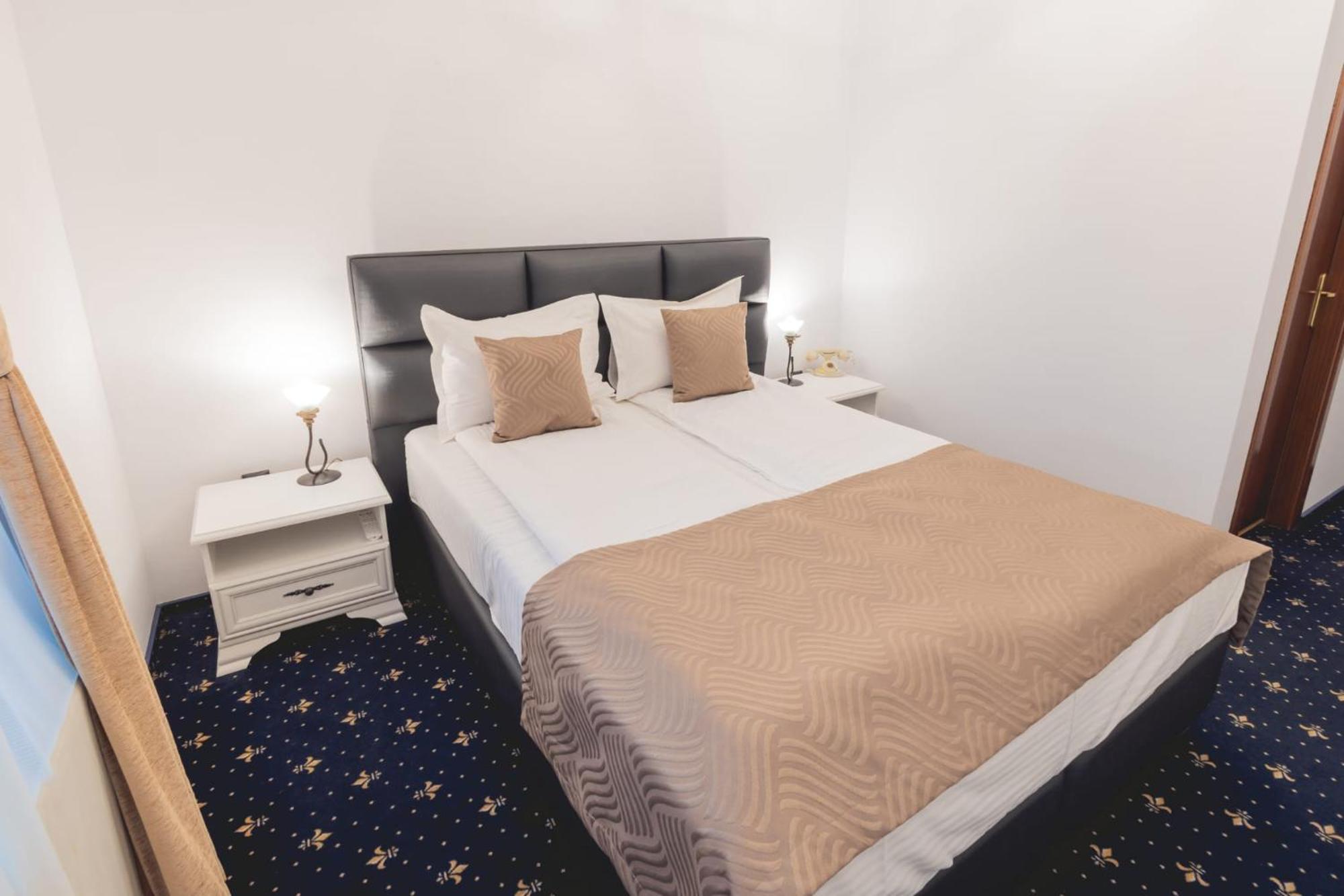 Hotel Carol - Ватра-Дорней Екстер'єр фото