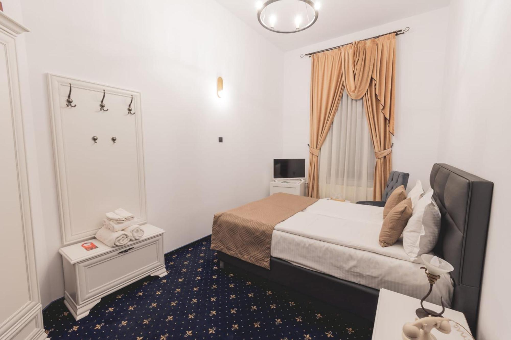Hotel Carol - Ватра-Дорней Екстер'єр фото