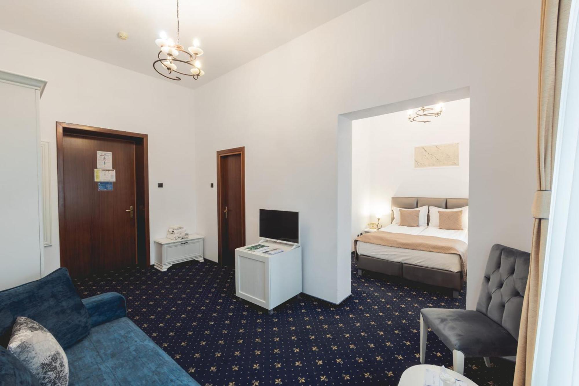 Hotel Carol - Ватра-Дорней Екстер'єр фото