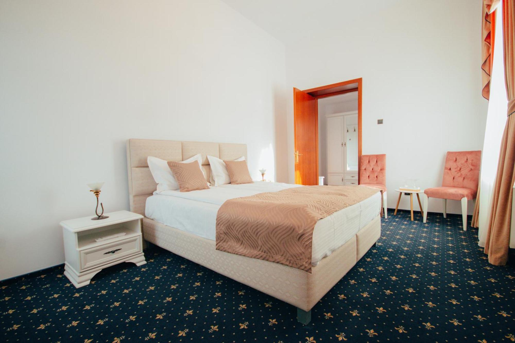 Hotel Carol - Ватра-Дорней Екстер'єр фото