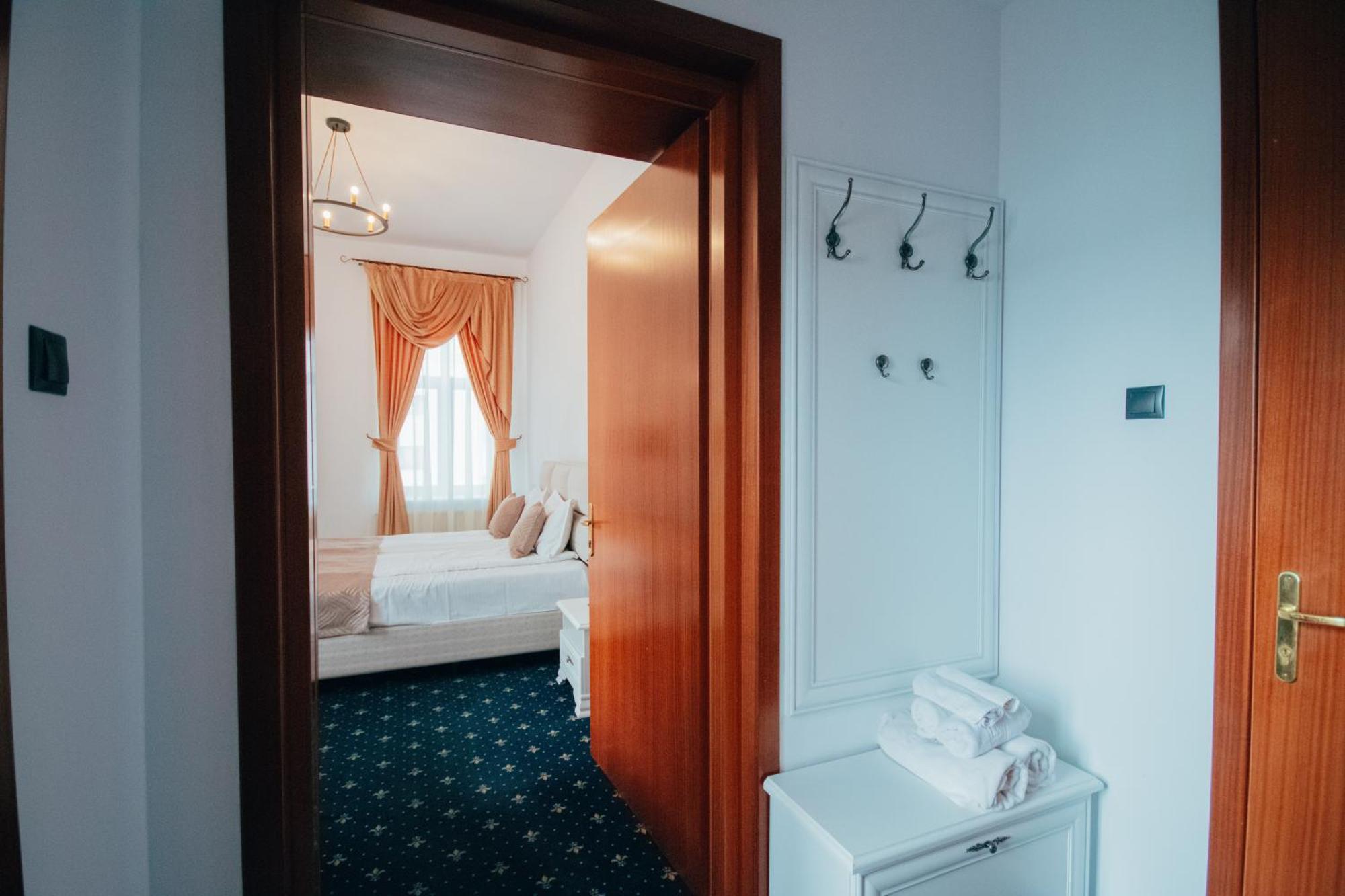 Hotel Carol - Ватра-Дорней Екстер'єр фото