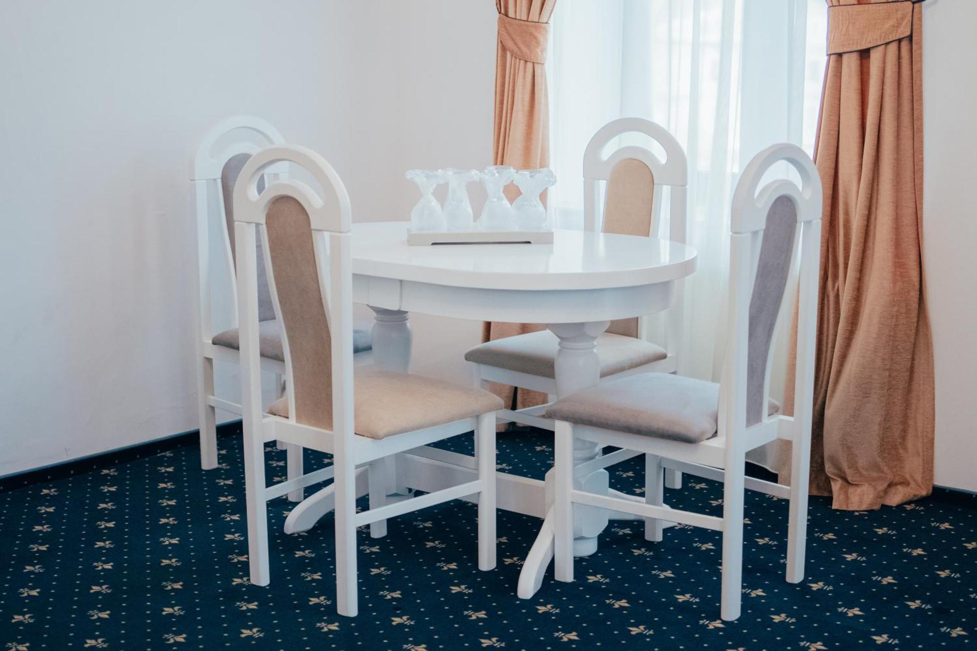 Hotel Carol - Ватра-Дорней Екстер'єр фото
