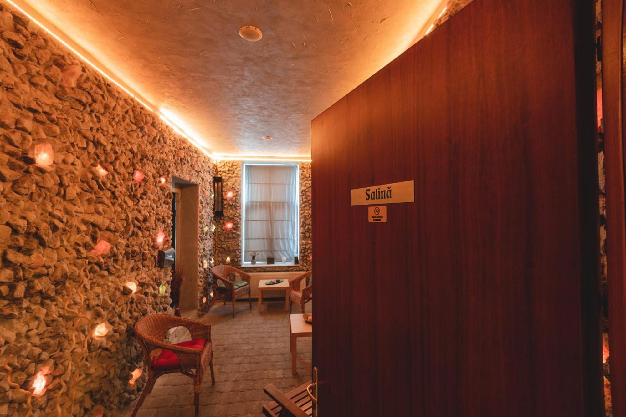 Hotel Carol - Ватра-Дорней Екстер'єр фото